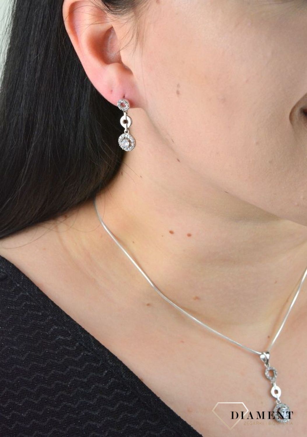 Srebrne kolczyki Apart z trzema kółkami KOLCZYKI APART 01.jpg